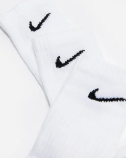 NIKE Retail B.V. Everyday Lightweight Training Crew Socks (3 Pairs)< Chaussettes