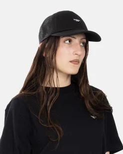 Carhartt Heart Patch Trucker Cap< Caps