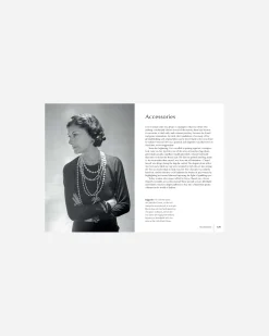 New Mags Little Book of Chanel< Livres Et Magazines