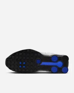 NIKE Retail B.V. Shox R4< Nike Shox