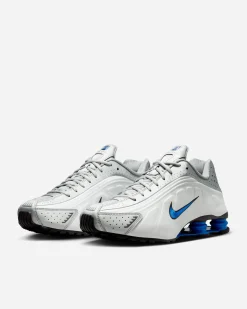 NIKE Retail B.V. Shox R4< Nike Shox