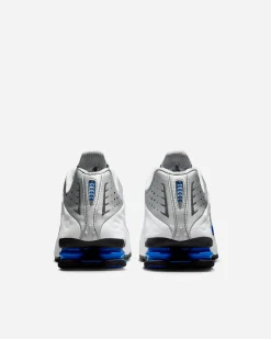 NIKE Retail B.V. Shox R4< Nike Shox